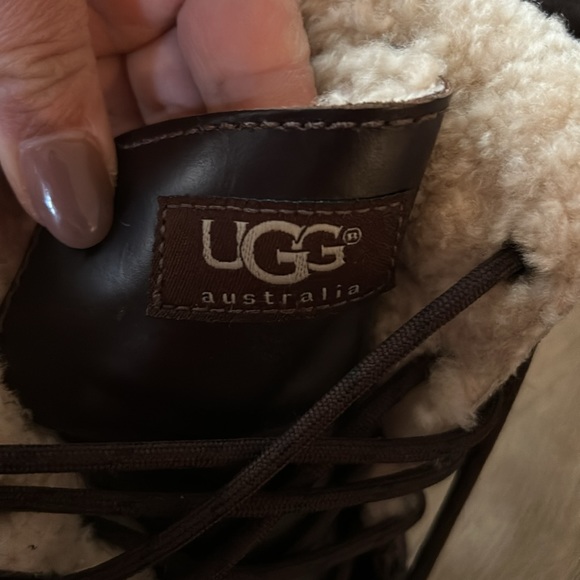 Size 11 Ugg Waterproof Boots - unisex - Picture 4 of 12